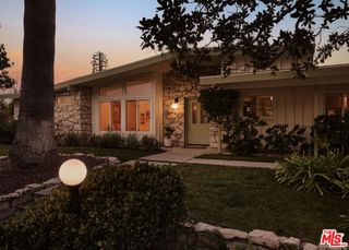 6001 Manton Avenue, Woodland Hills, CA 91367