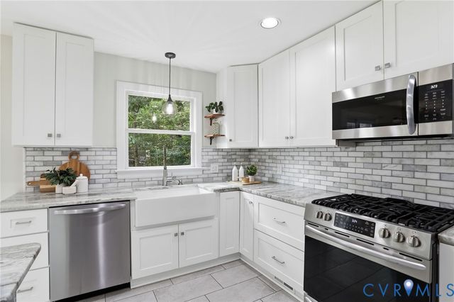 2904 Old Gun Rd W, Midlothian, VA 23113