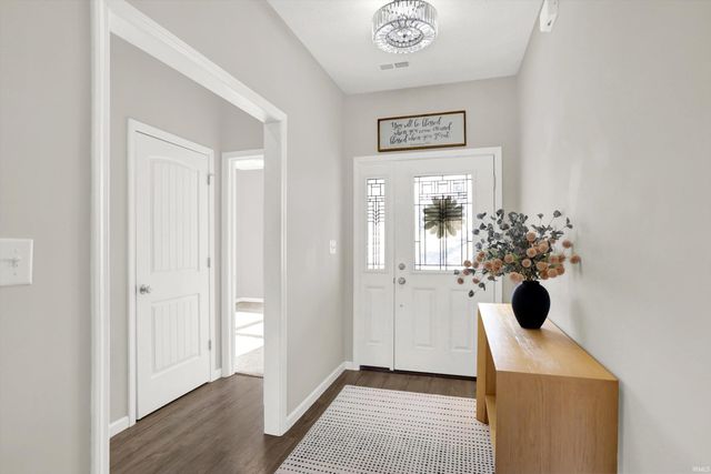 1158 N Deer Meadows Road, Delphi, IN 46923