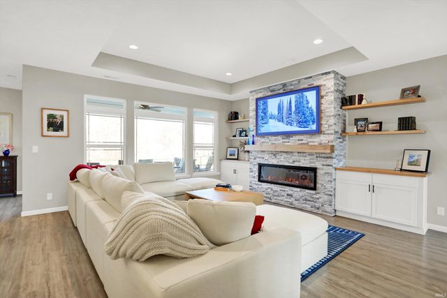 1158 N Deer Meadows Road, Delphi, IN 46923