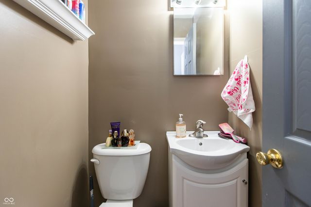 5421 Mendenhall Road, Indianapolis, IN 46241