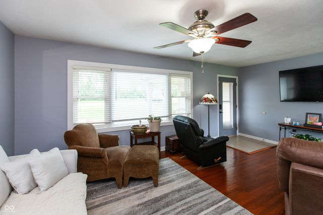 5421 Mendenhall Road, Indianapolis, IN 46241