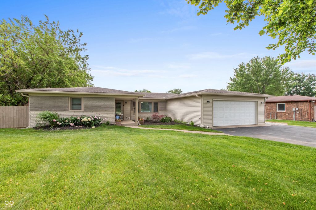 5421 Mendenhall Road, Indianapolis, IN 46241
