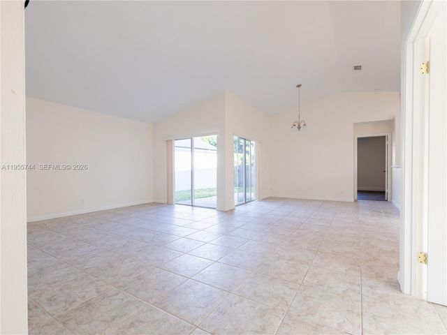 200 W Riverbend Dr, Sunrise, FL 33326