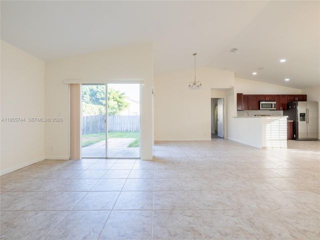 200 W Riverbend Dr, Sunrise, FL 33326