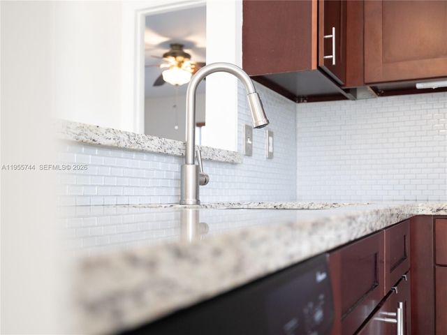 200 W Riverbend Dr, Sunrise, FL 33326