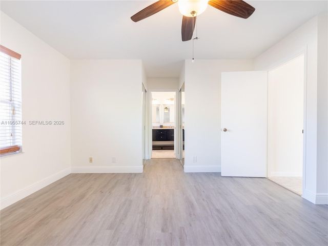 200 W Riverbend Dr, Sunrise, FL 33326