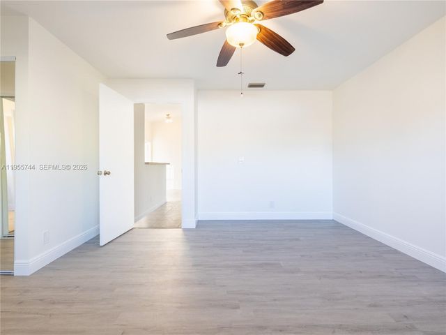 200 W Riverbend Dr, Sunrise, FL 33326