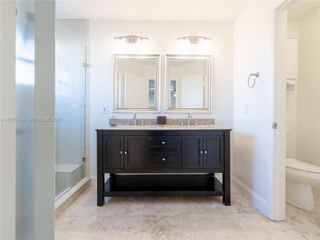 200 W Riverbend Dr, Sunrise, FL 33326