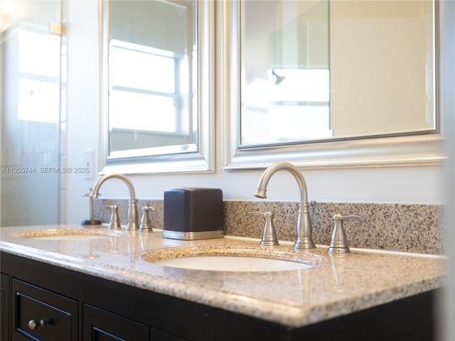 200 W Riverbend Dr, Sunrise, FL 33326