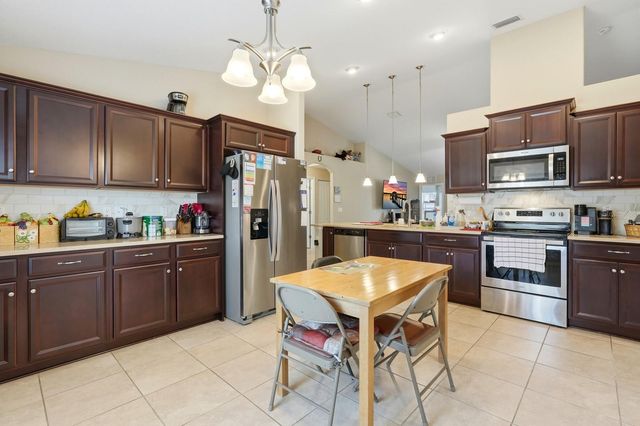 26 RIPPLEWOOD LANE, Palm Coast, FL 32164