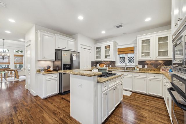 1915 Bradshaw Street, Houston, TX 77008