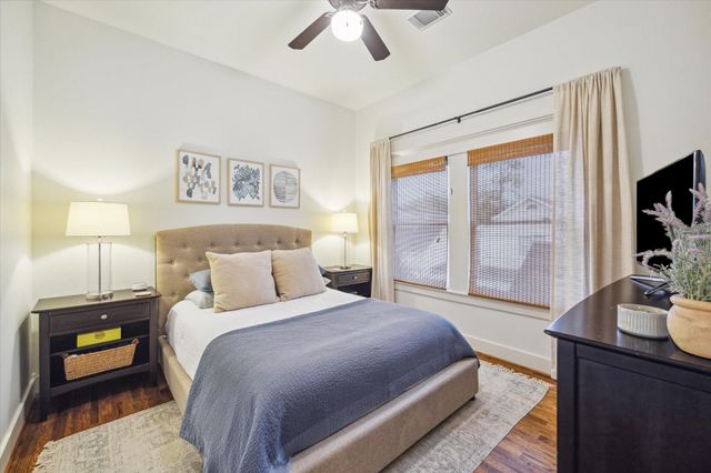 1915 Bradshaw Street, Houston, TX 77008