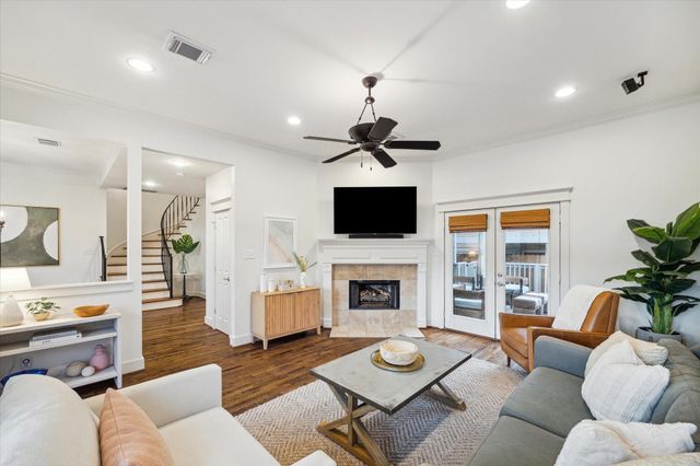 1915 Bradshaw Street, Houston, TX 77008