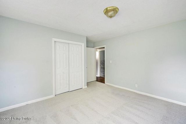 2822 Esther Blvd, Louisville, KY 40220