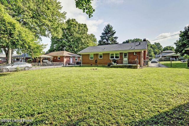 2822 Esther Blvd, Louisville, KY 40220