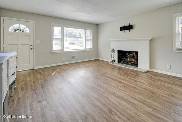 2822 Esther Blvd, Louisville, KY 40220