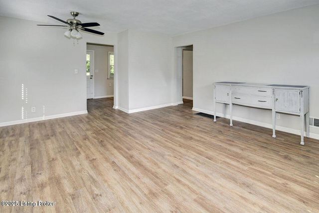 2822 Esther Blvd, Louisville, KY 40220