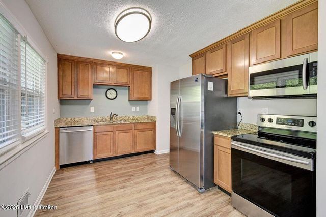 2822 Esther Blvd, Louisville, KY 40220
