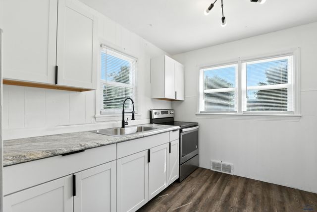1802 RUSHMORE ST, Rapid City, SD 57702