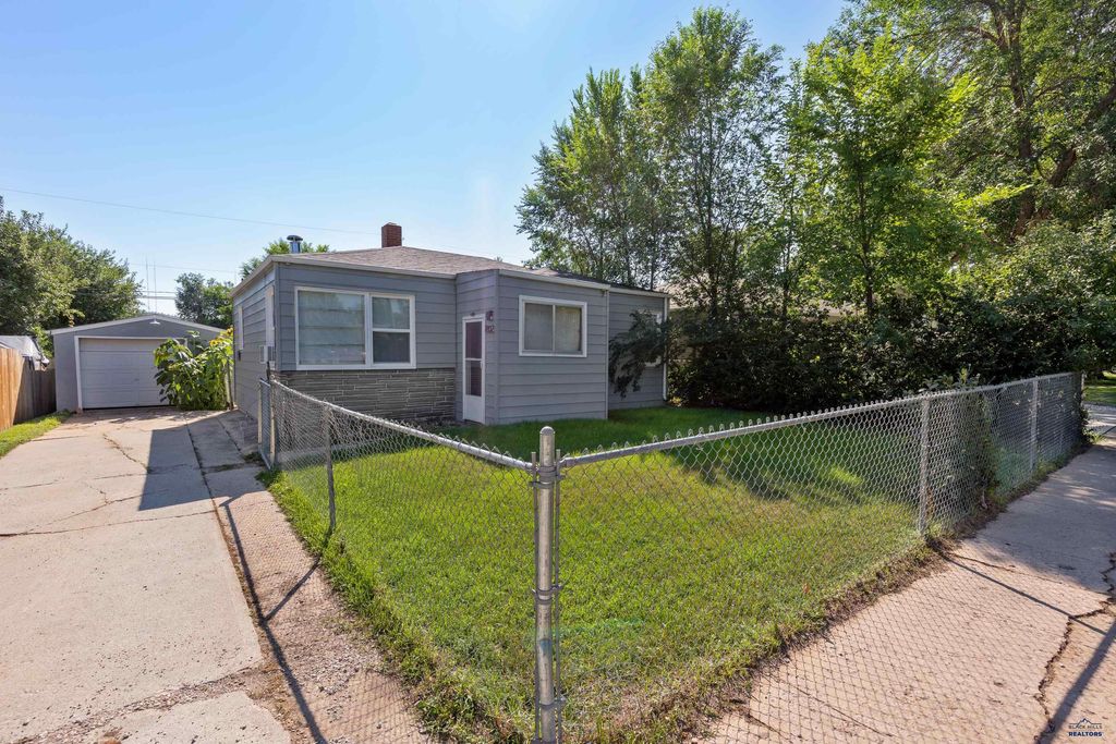 1802 RUSHMORE ST, Rapid City, SD 57702