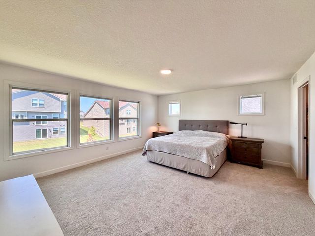18112 Hounds Drive, Lakeville, MN 55044