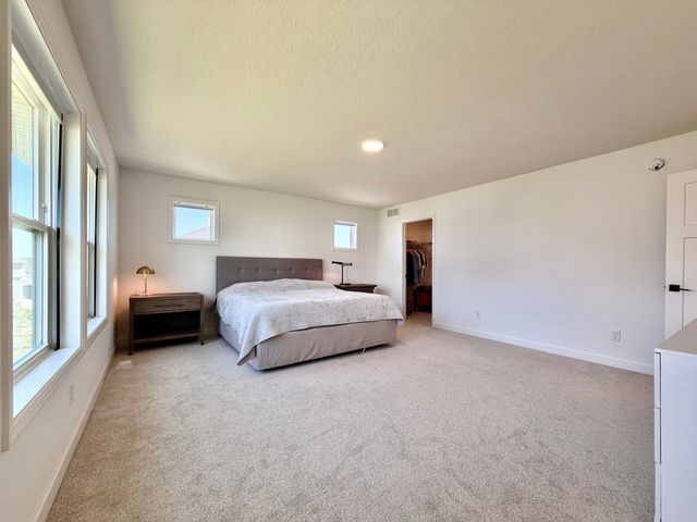 18112 Hounds Drive, Lakeville, MN 55044