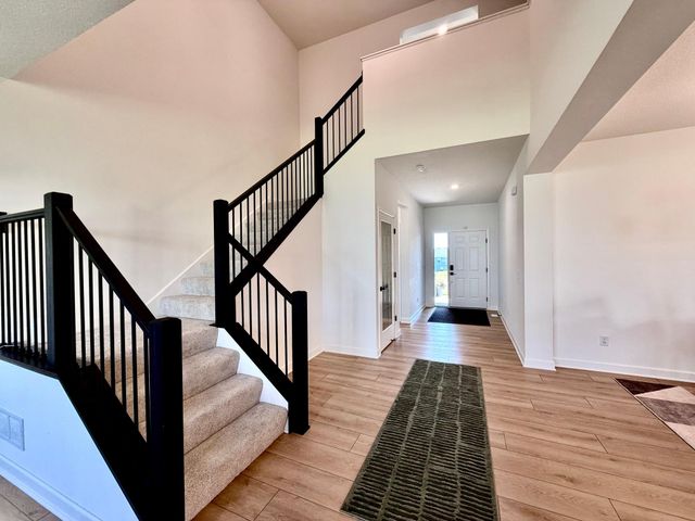 18112 Hounds Drive, Lakeville, MN 55044