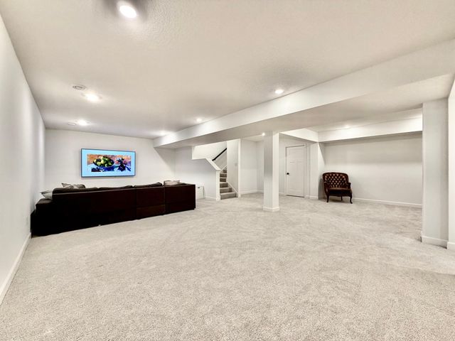 18112 Hounds Drive, Lakeville, MN 55044