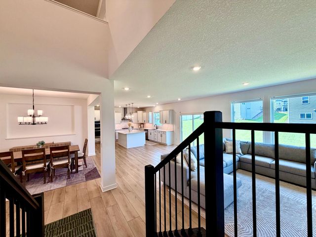 18112 Hounds Drive, Lakeville, MN 55044