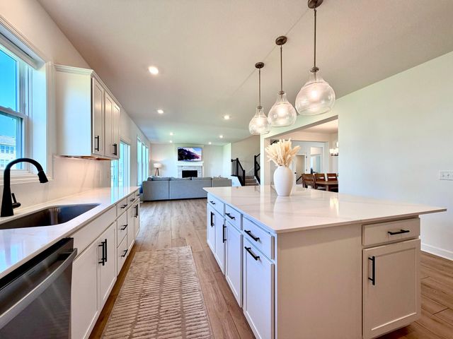 18112 Hounds Drive, Lakeville, MN 55044