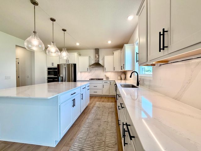 18112 Hounds Drive, Lakeville, MN 55044