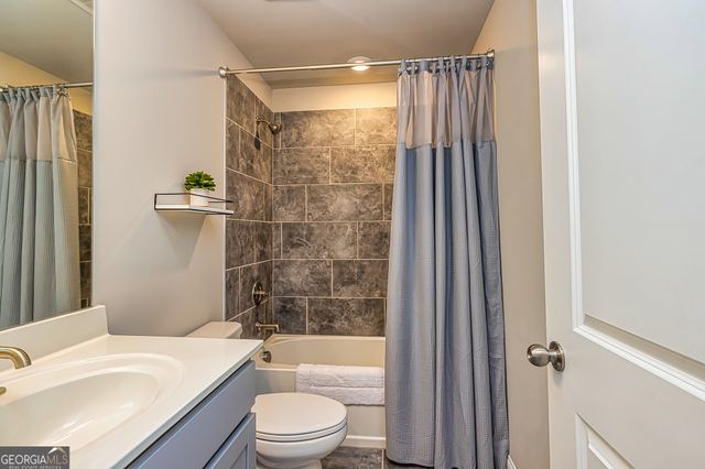 565 Timberbrook Drive, Sharpsburg, GA 30277