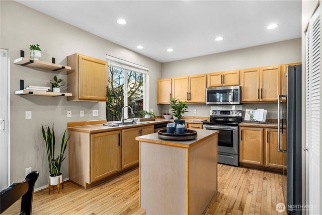 27528 245th Avenue SE, Maple Valley, WA 98038