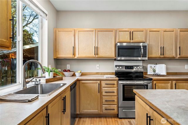 27528 245th Avenue SE, Maple Valley, WA 98038