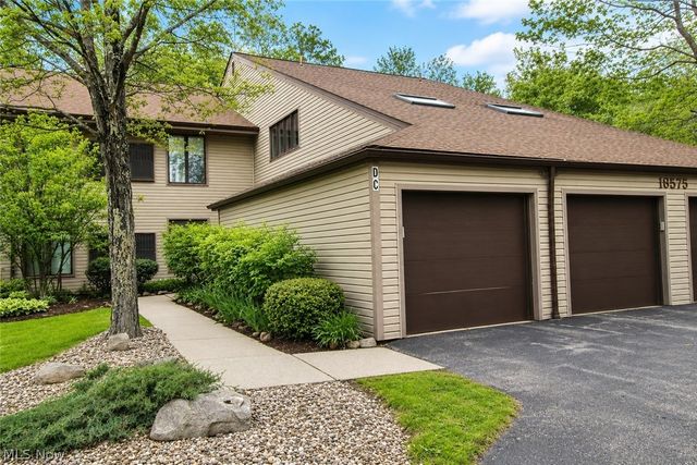 16575 Wren Road 3C, Chagrin Falls, OH 44023