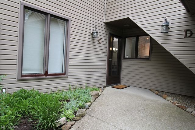 16575 Wren Road 3C, Chagrin Falls, OH 44023