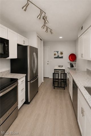 16575 Wren Road 3C, Chagrin Falls, OH 44023