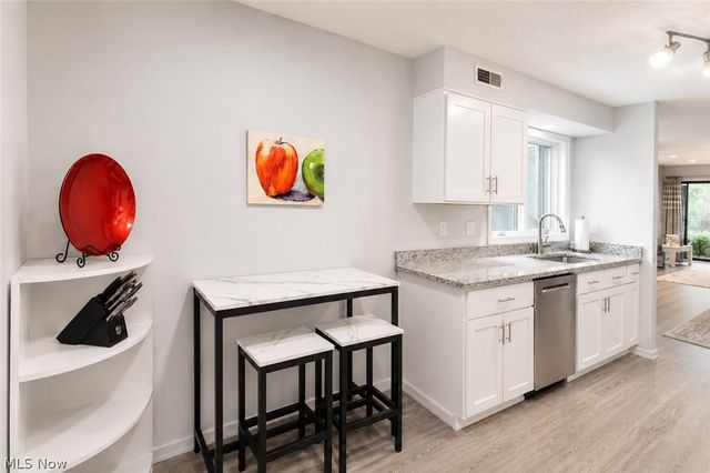 16575 Wren Road 3C, Chagrin Falls, OH 44023