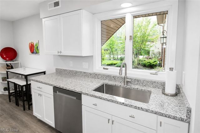 16575 Wren Road 3C, Chagrin Falls, OH 44023