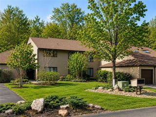 16575 Wren Road 3C, Chagrin Falls, OH 44023