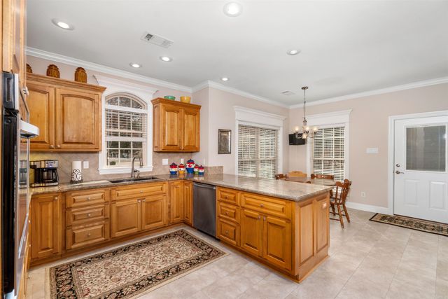 18 Amable Lane, Hot Springs Village, AR 71909