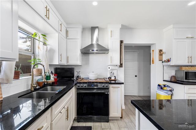 30195 Roberta Circle, Los Fresnos, TX 78566