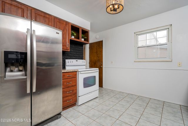 1649 Crestwood Road, Toledo, OH 43612