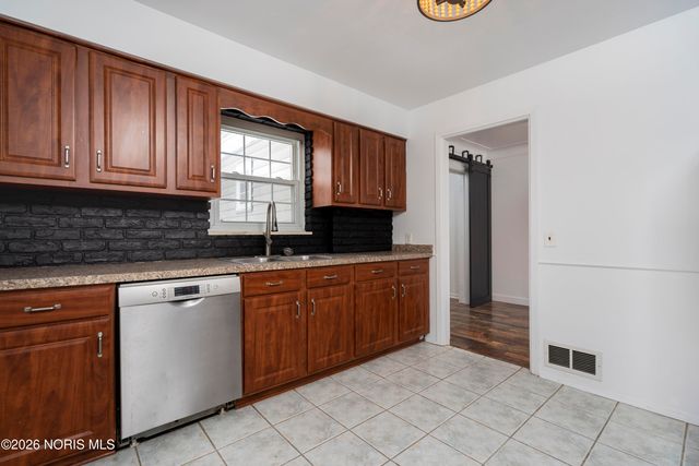 1649 Crestwood Road, Toledo, OH 43612