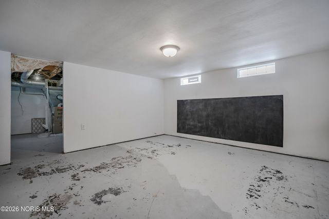 1649 Crestwood Road, Toledo, OH 43612