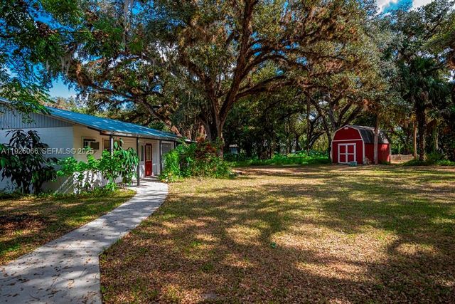 105 S OAK, La Belle, FL 33935