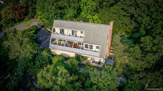 4 Hill Dale Avenue, Miller Place, NY 11764