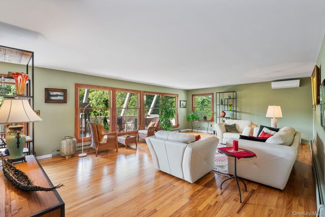 4 Hill Dale Avenue, Miller Place, NY 11764