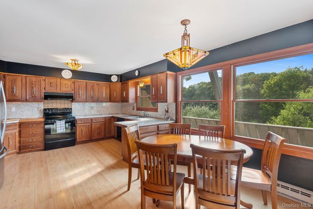 4 Hill Dale Avenue, Miller Place, NY 11764